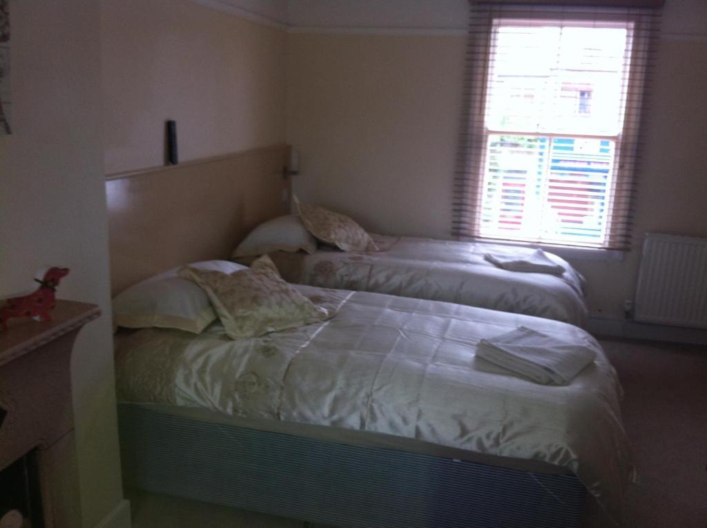 The Carpenter'S Arms Hotel Cambridge  Room photo