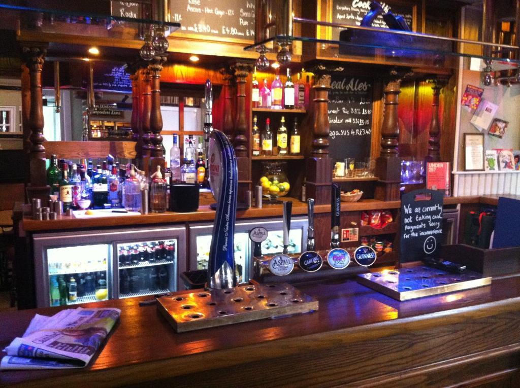 The Carpenter'S Arms Hotel Cambridge  Exterior photo