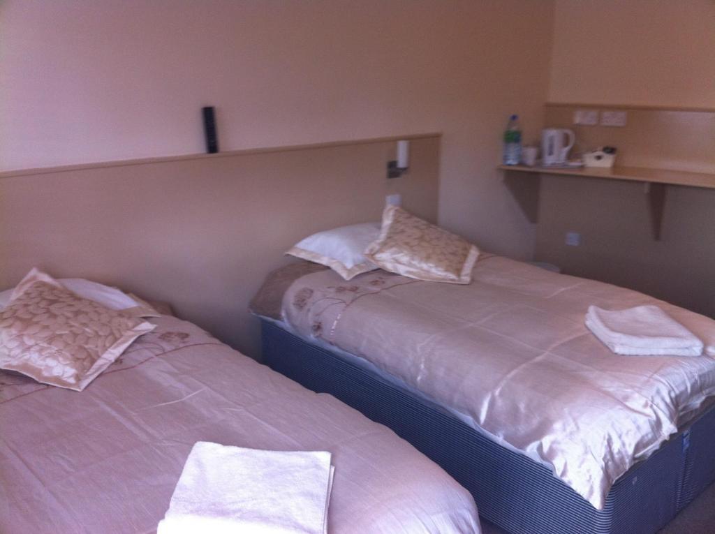 The Carpenter'S Arms Hotel Cambridge  Room photo